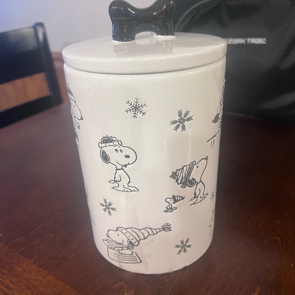 Snoopy Ceramic Cookie Jar - White and Black